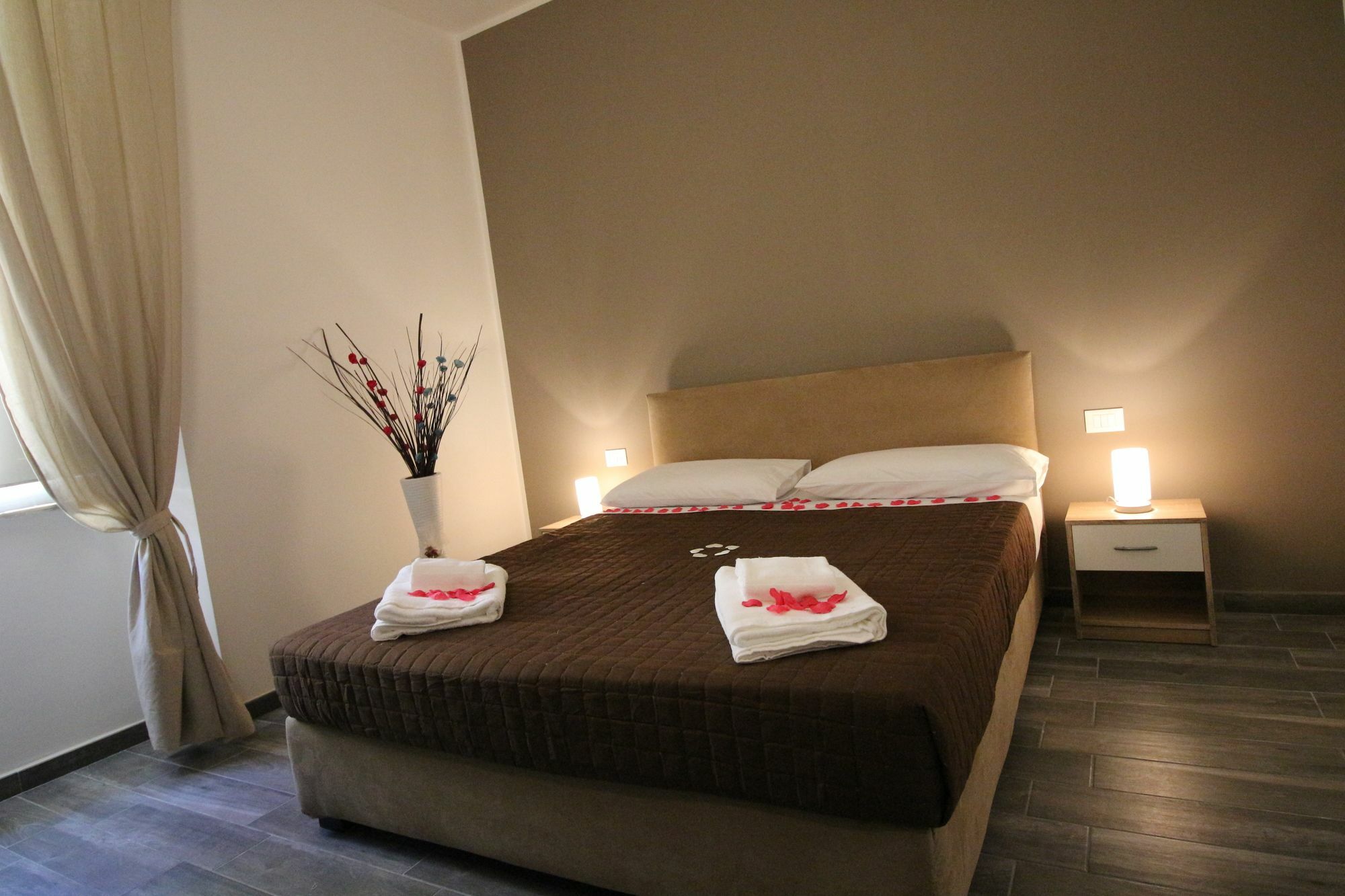 Mi.Ro Rooms โรม ภายนอก รูปภาพ